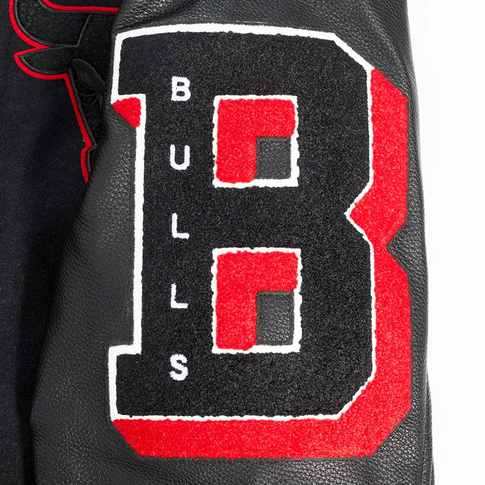 NBA CHICAGO BULLS OLD ENGLISH MEN'S RIB WOOL VARSITY JACKET